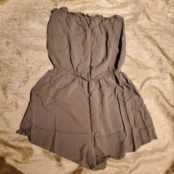 H&M Strapless Camo Green Romper - Picture 2 of 3